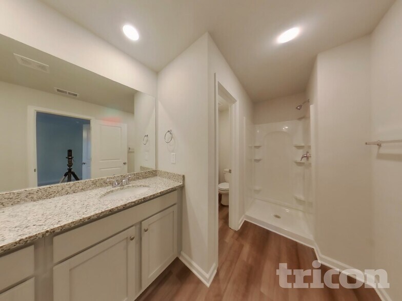 Building Photo - 76 Fairview Way