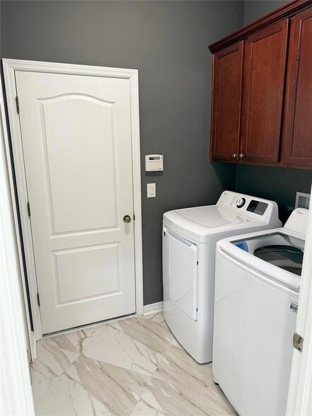 Building Photo - 12236 Fairlawn Dr