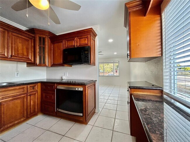 Building Photo - 6100 4th Ave S