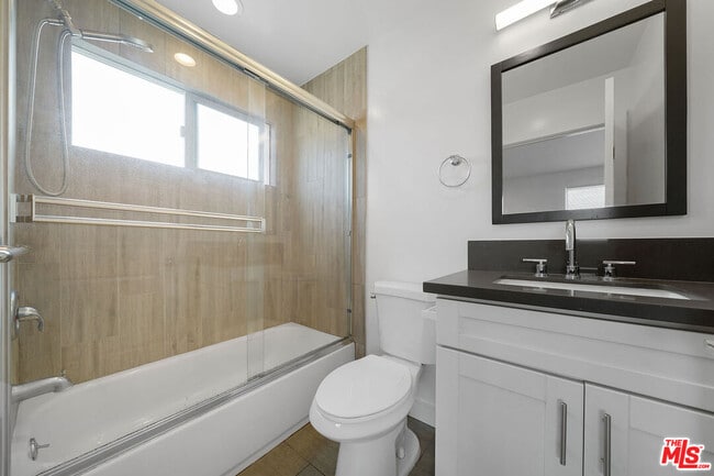 Building Photo - 14228 Sylvan St