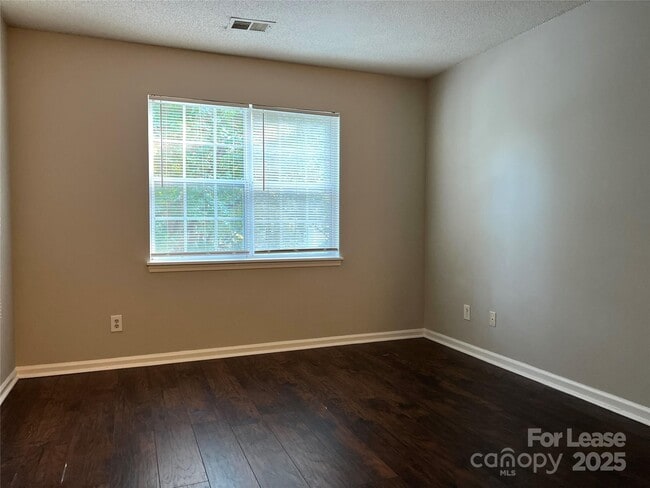 Building Photo - 3210 Summercroft Ln