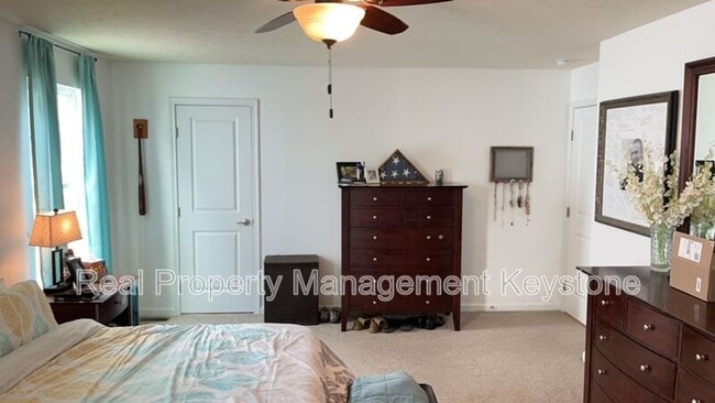 Building Photo - 241 Long Ridge Dr