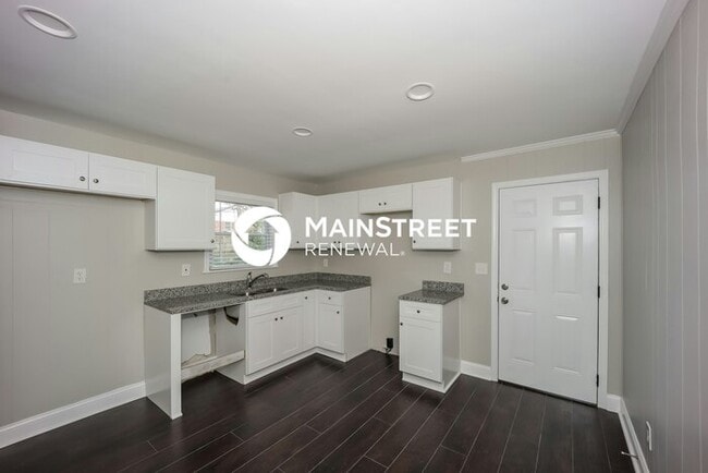 Building Photo - 3 Bedroom Pet-Friendly Home in College Park, GA with Main Street Renewal