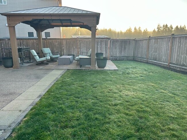 Building Photo - Spacious 4-Bedroom DuPont Home with AC