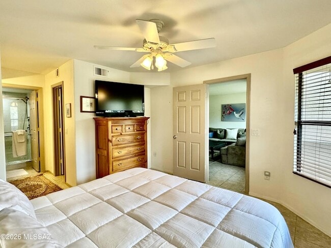 Building Photo - 5855 N Kolb Rd