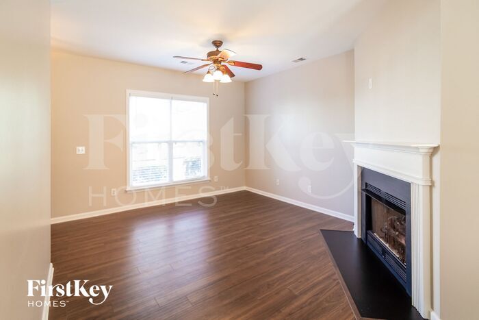 Building Photo - 216 Pimpernel St