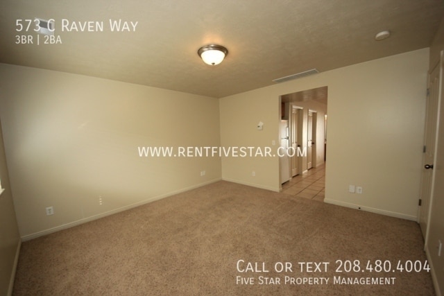 Building Photo - 573 Raven Way