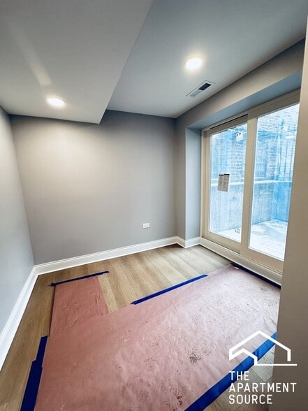 Building Photo - 905 W Agatite Ave