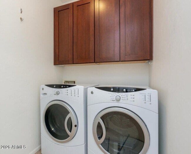 Building Photo - 2423 E Autumn Flower Dr