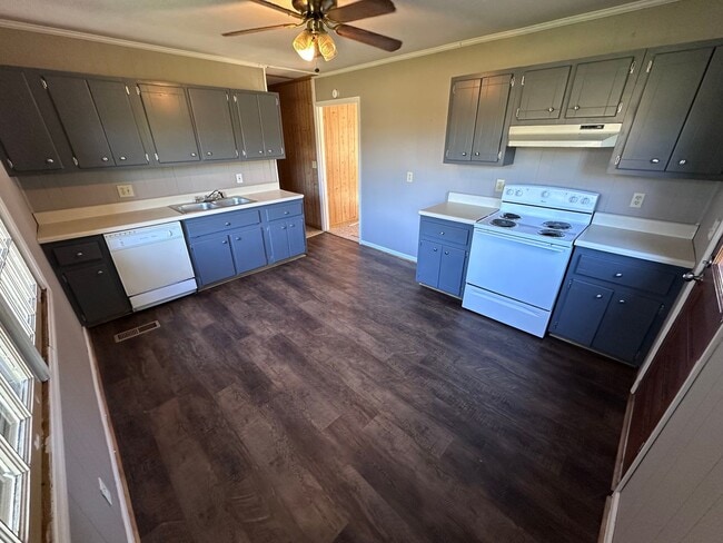Building Photo - 3 Bedroom, 1 Bathroom- House in North Rome!