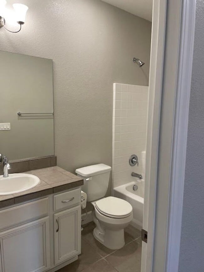 Building Photo - Large Condo in the Heart of Damonte Ranch