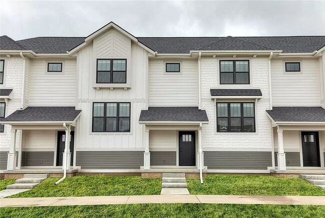 Building Photo - 2833 SW Prairie Trail Pky