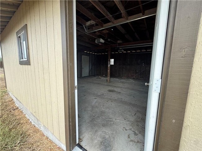 Building Photo - 3 bedroom 2 bath house in Calallen