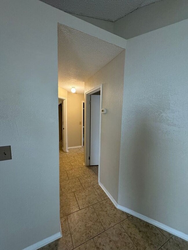 Building Photo - 3/2 Lovely Home East Orlando for rent! Isl...