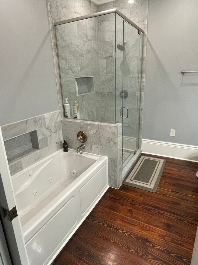 Building Photo - Gorgeous 3BD in Midcity, with a Garage and Large Deck/Terrace