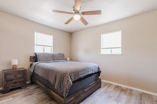 Building Photo - Cozy 2 Bed 2 Bath Home - Fully Furnished