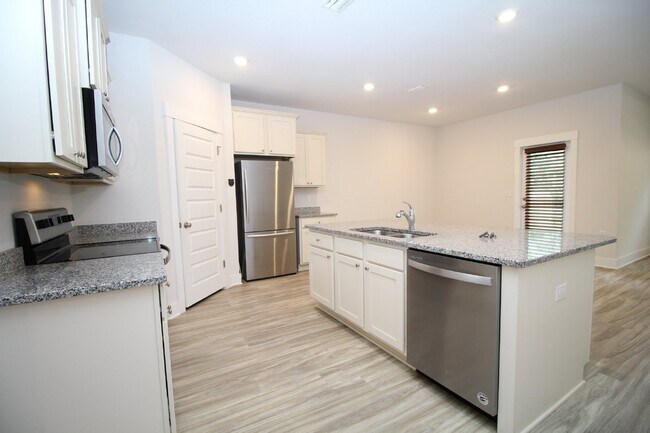 Building Photo - 4 bedroom 2 bathroom home in the newer Arbor Place subdivision in Pace ~ Pet Friendly ~ Ready Sep...