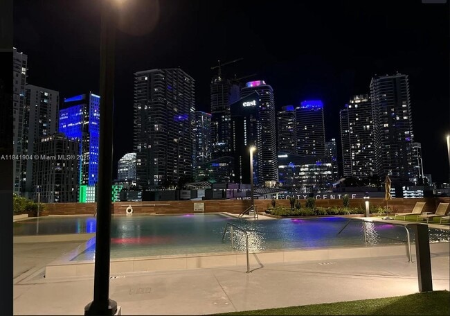 Building Photo - 350 S Miami Ave