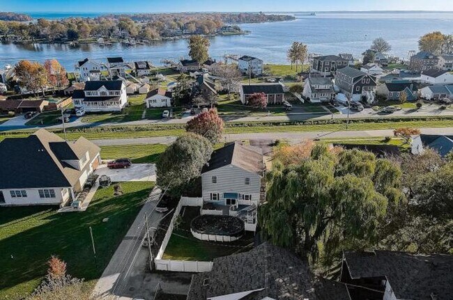 Building Photo - 7714 Bay Front Rd