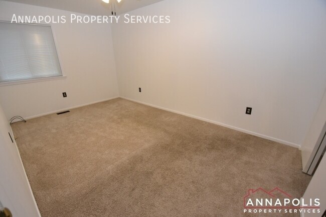 Building Photo - 1241 Birchcrest Ct