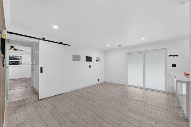 Building Photo - 1664 SW 28th Ave
