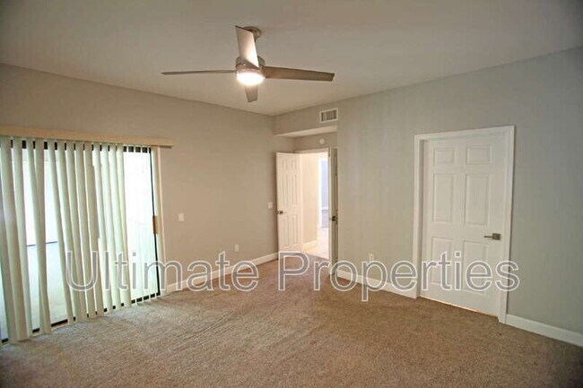 Building Photo - 15225 N 100th St