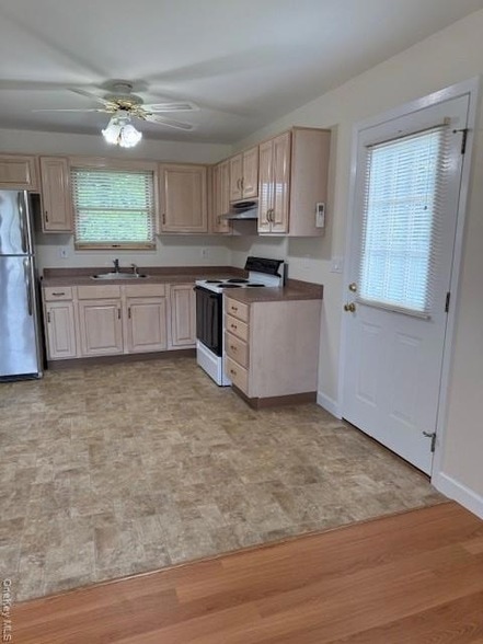 Building Photo - 456 S 16th St