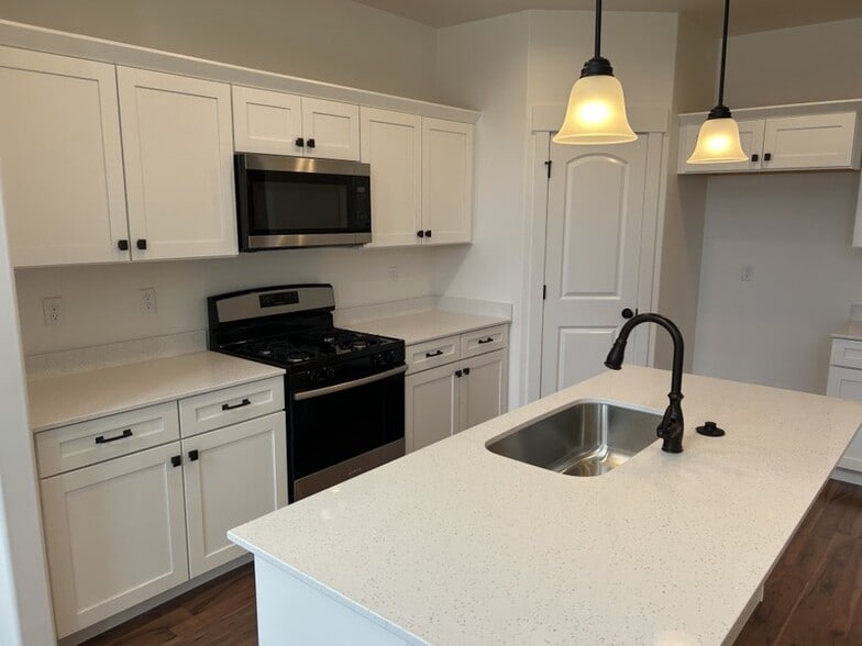 Building Photo - 4569 W Watchmen Wy