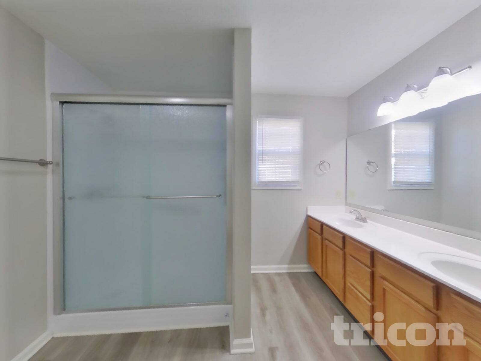 Building Photo - 910 S Shore Ct