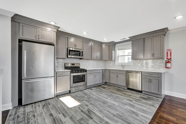 Building Photo - 126 N 15th St