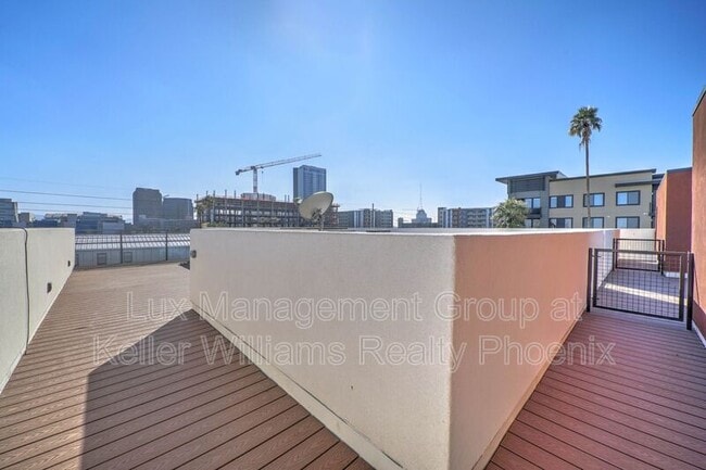 Building Photo - 504 E Roosevelt St