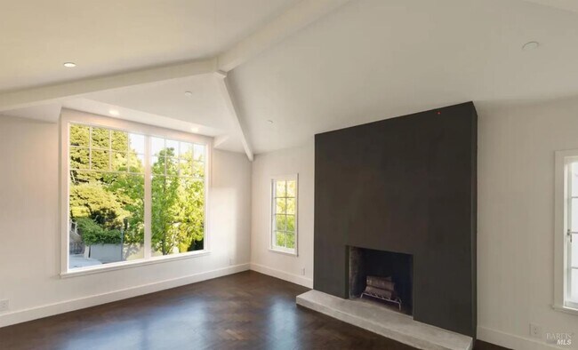 Building Photo - 1309 Nye St