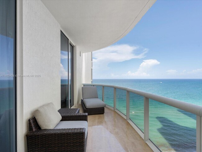 Building Photo - 15901 Collins Ave