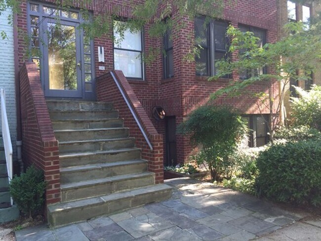 Building Photo - SAVE OVER $200!* Dupont Circle 1 Bedroom Charmer with Patio, Fireplace, Central Air, Washer/Dryer!