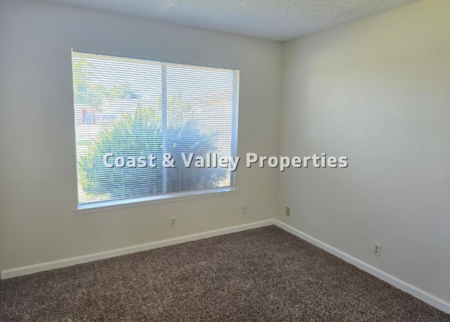 Building Photo - Salinas Home for RENT!!!
