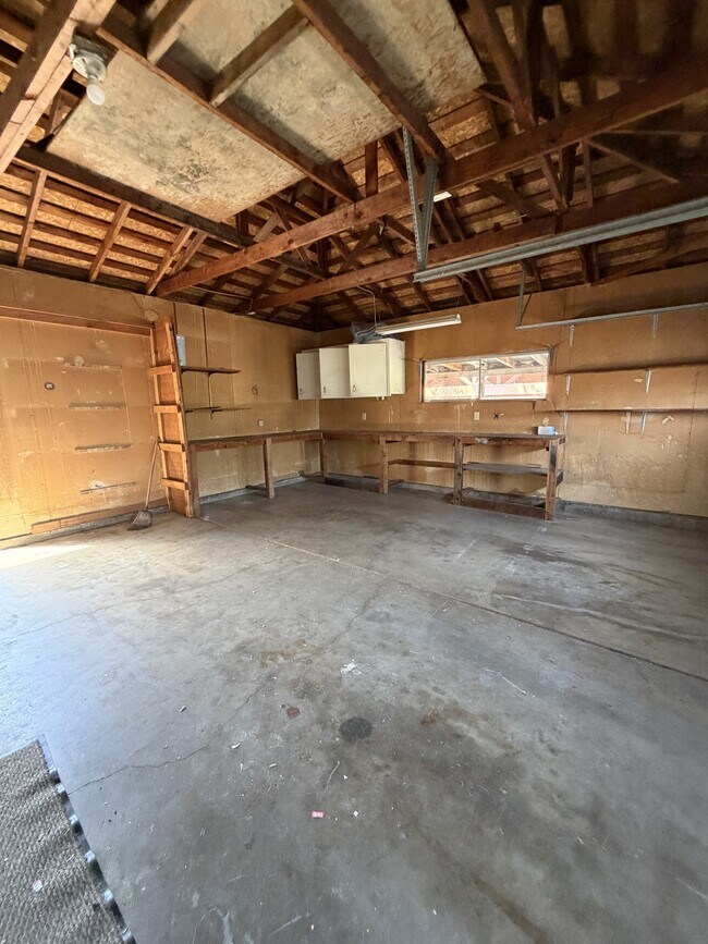 Building Photo - 1717 Tisserand Dr