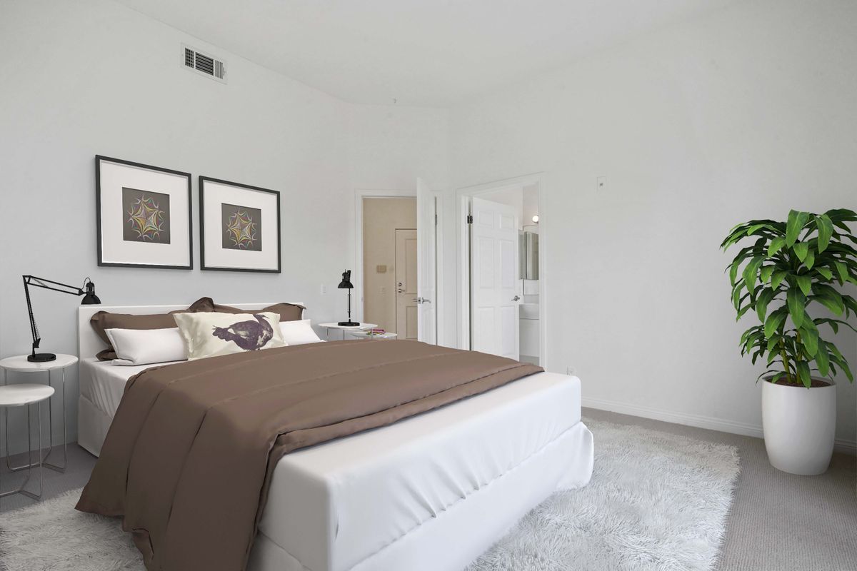 Building Photo - 1325 Arizona Ave