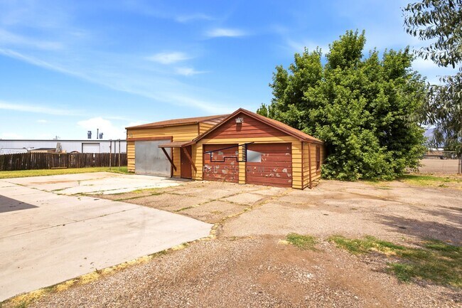 Building Photo - 1718 W 3300 S