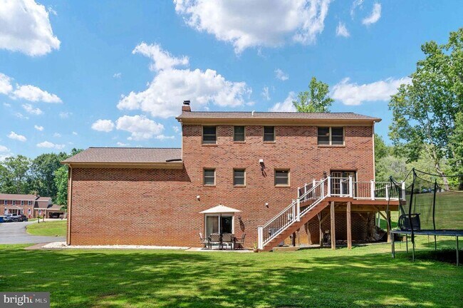 Building Photo - 6 Roseville Ct