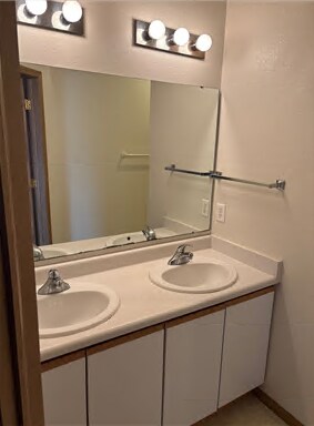 Building Photo - 2868 Coral Ct