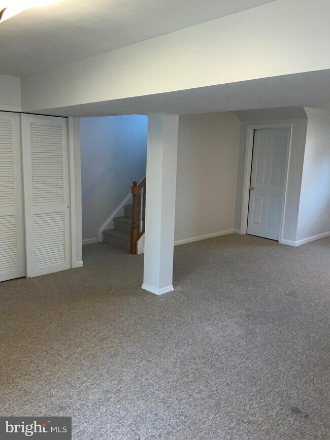 Building Photo - 500 Falkirk Ct