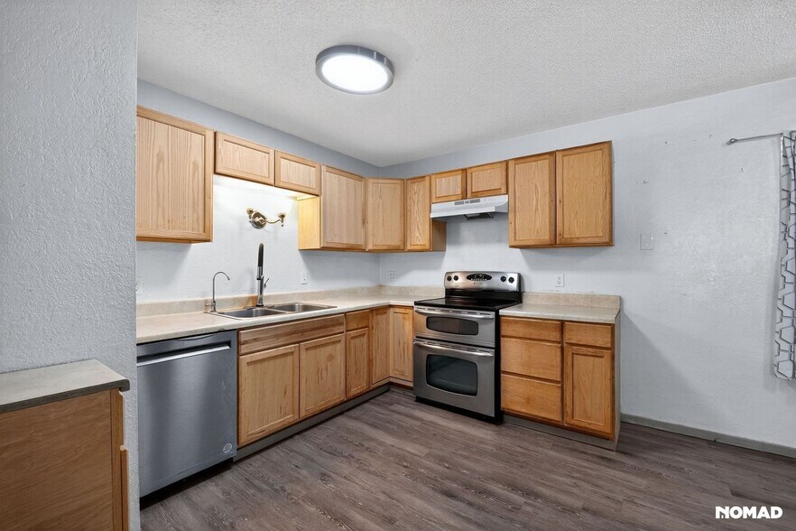 Building Photo - 604 Fegan St