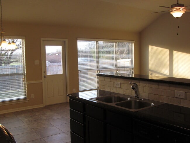 Building Photo - 4 BEDROOM, BISD