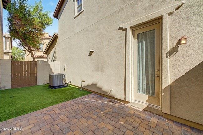 Building Photo - 2879 Claire Dr