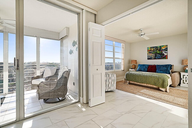 Building Photo - 575 Oaks Ln