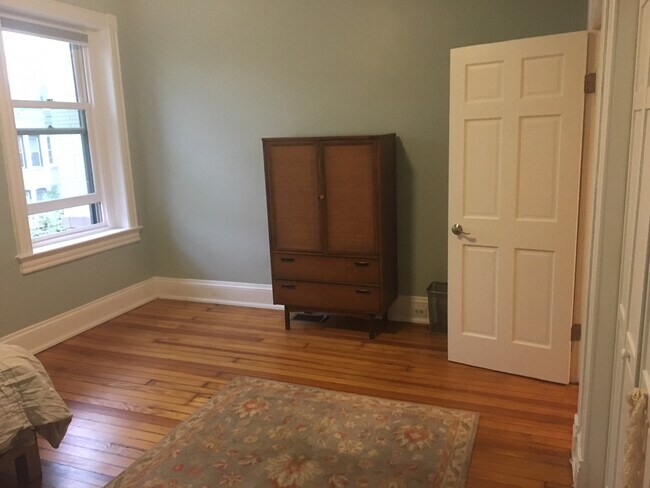 Master Bedroom Upstairs - 13 Quincy Place NE