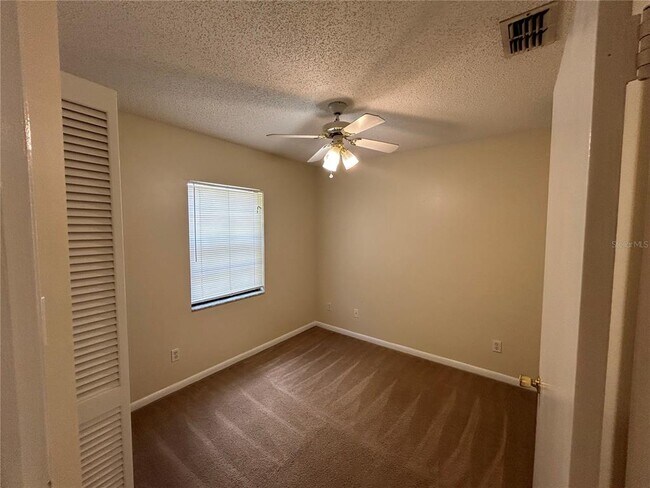 Building Photo - 1431 Tiverton Dr