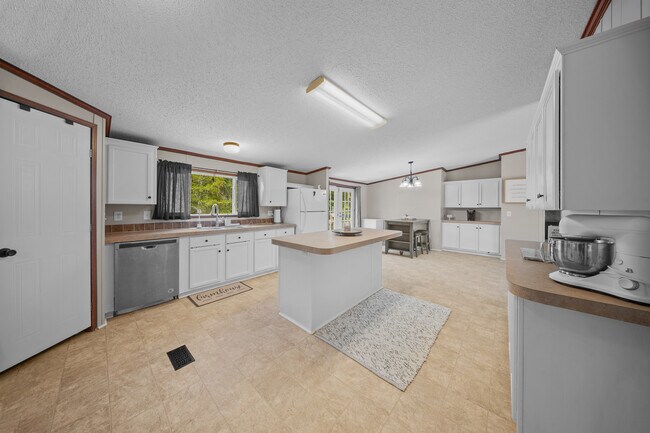 Building Photo - 1783 Wilkinson Rd