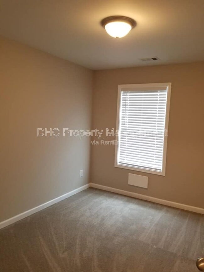 Building Photo - 2296 Connally Pl