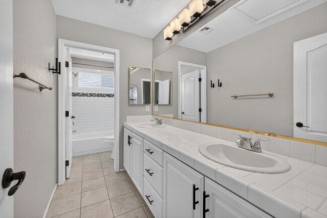 Building Photo - 8824 Cortile Dr